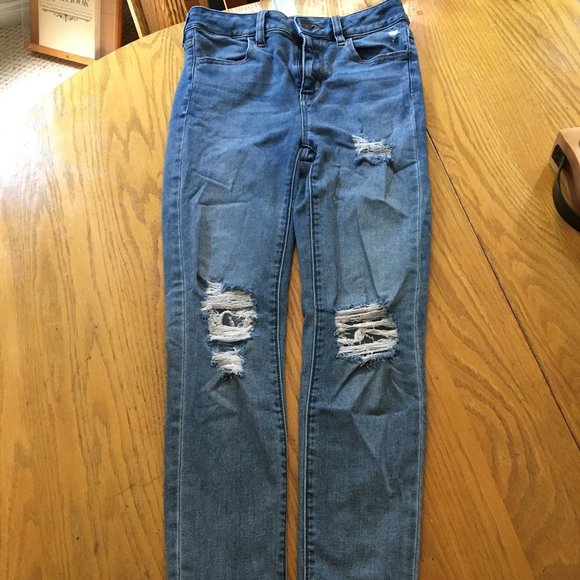 [SOLD] American Eagle Distressed Hi-Rise Jegging - Picture 3 of 6
